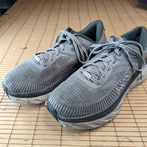 HOKA ONE ONE BONDI 7  men's SZ 11(M) 1110518-WDDS RUNNING SHOES - Picture 1 of 10